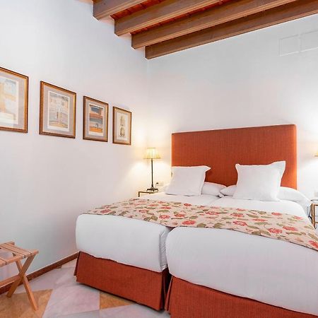 Genteel Home Campamento Sevilla Exterior foto